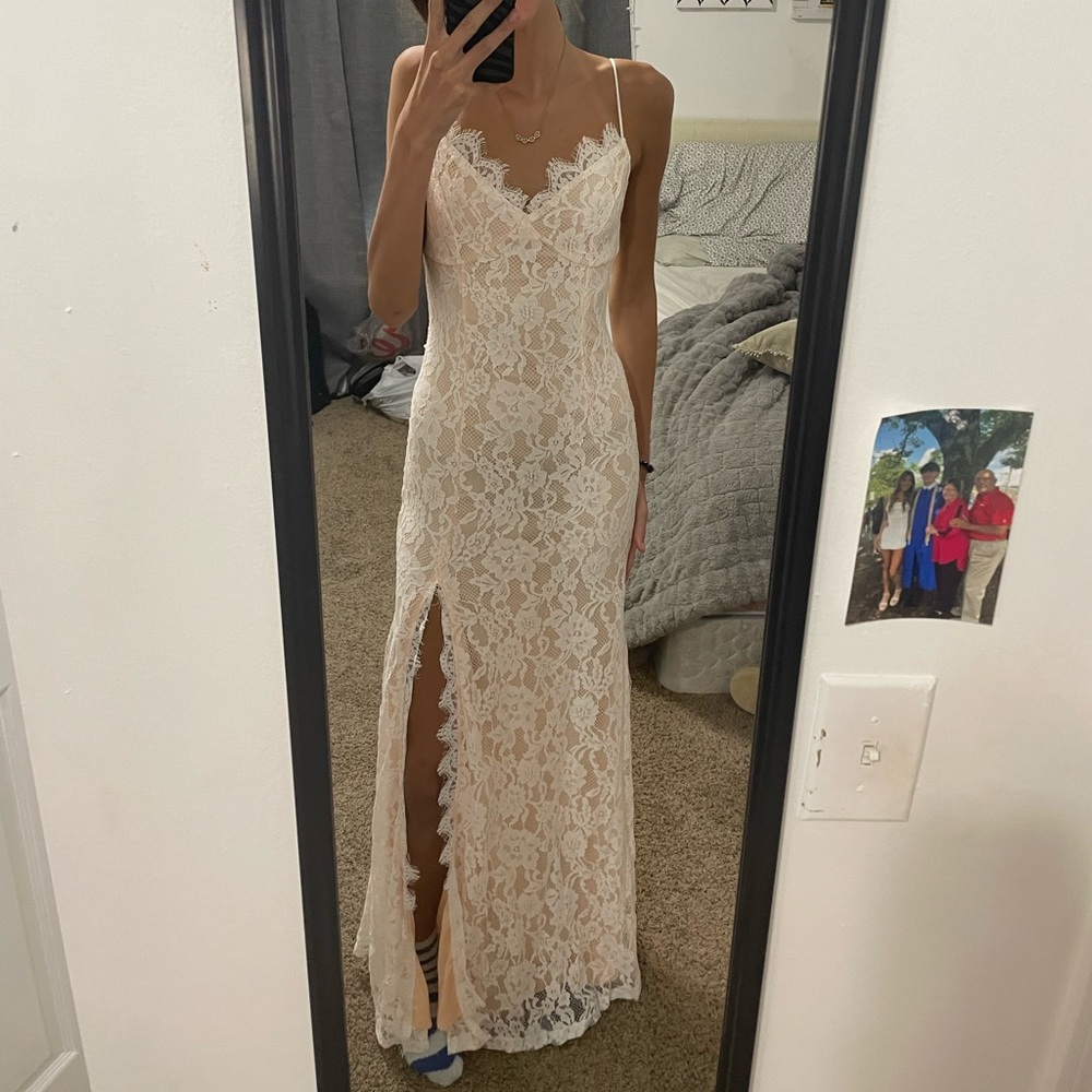 GORGEOUS DETAILED event dress